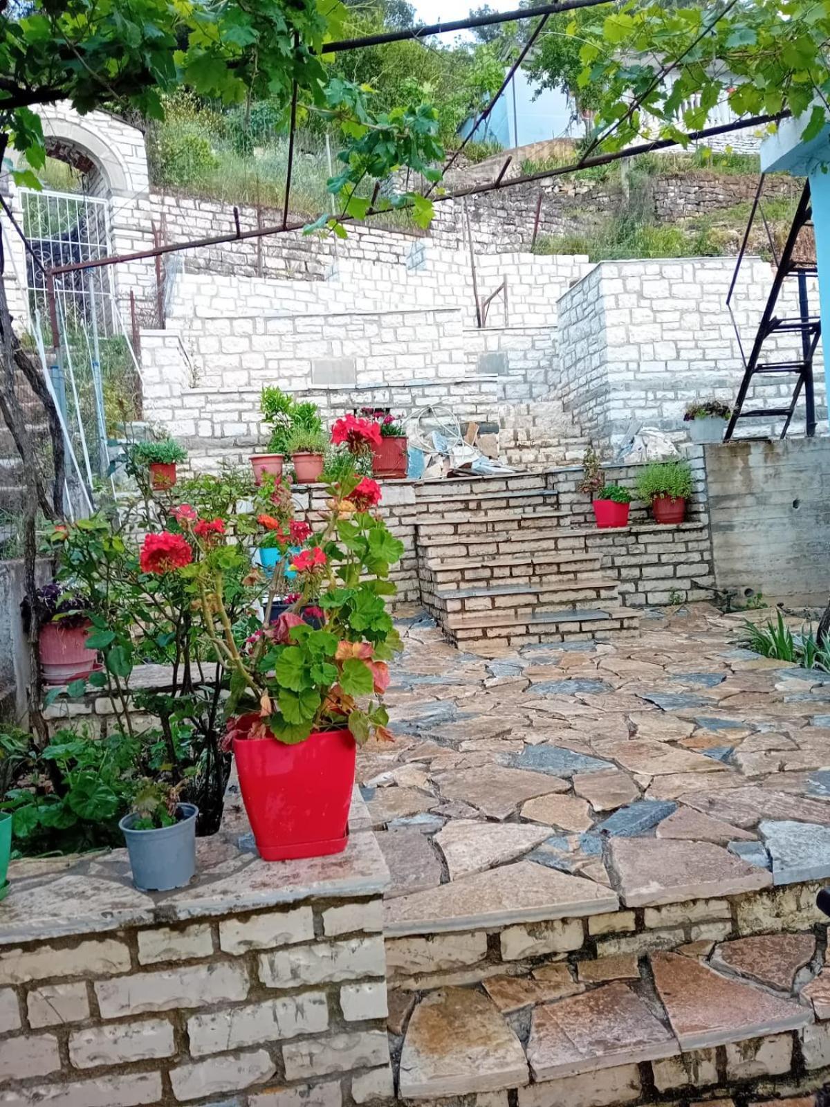 Guest House Eloid Berat Exterior foto